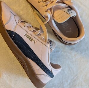 Puma Women's Sneakers - Light Pink and Navy, Size 8